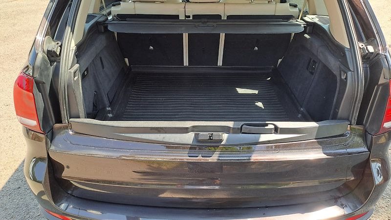 BMW X5 3.0 xDrive 30D - fotka 12 z 32