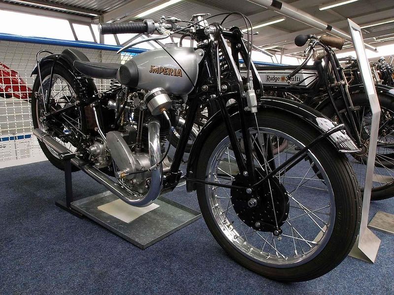 Motocykly Imperia se v Německu vyráběly deset let. Velké úspěchy slavily zejména při silničních závodech. Na snímku je Imperia H 500 Sport na Oldtimer festivalu Nürburgring 2007.