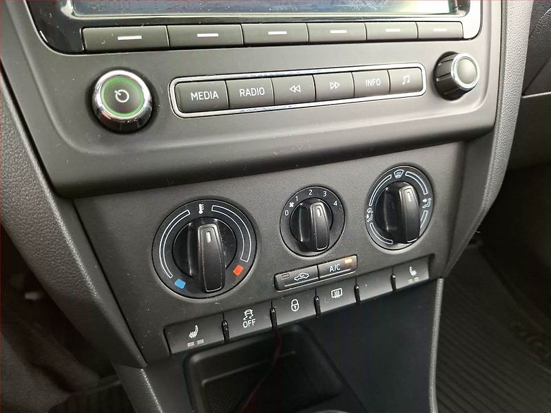Škoda Rapid (2014) 1.2 TSI, ČR,1.maj - fotka 14 z 16