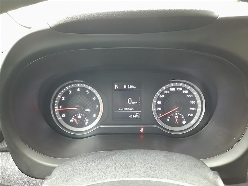Hyundai i10 1,0 MPi AUTOMAT - fotka 10 z 18