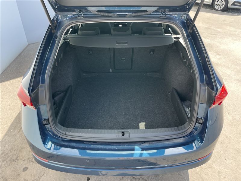 Škoda Octavia 2,0 TDI Combi Style Plus TAŽNÉ - fotka 23 z 23