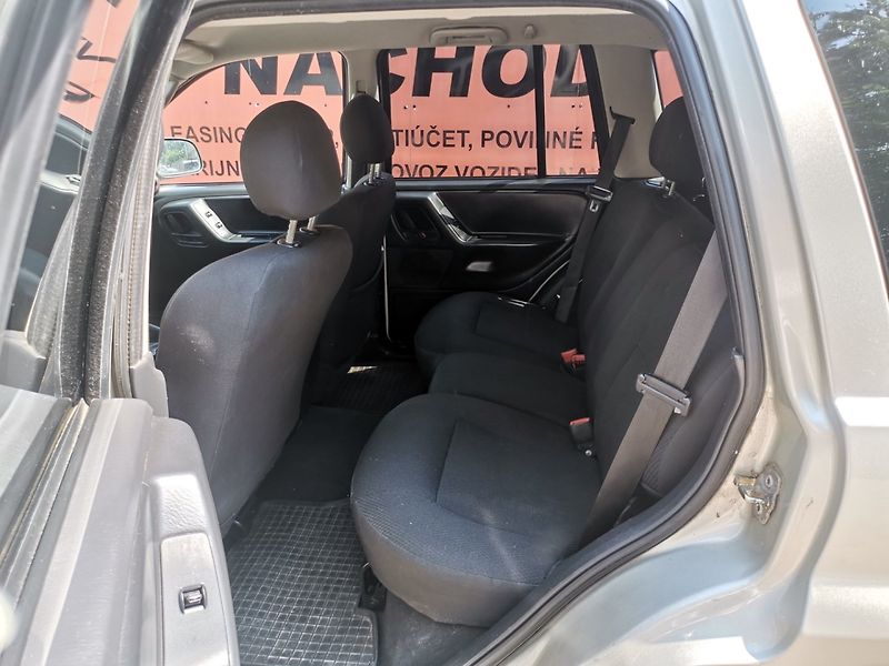 Jeep Grand Cherokee (2004) 4.0i R6 140kw 4x4 Tažné - fotka 16 z 26