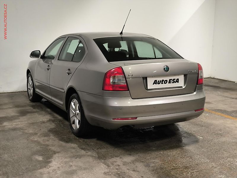 Škoda Octavia (2009) 1.4 TSi, Elegance, DSG, xenon - fotka 4 z 17