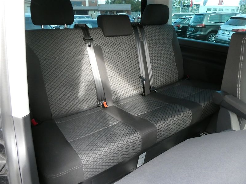 Volkswagen Multivan 2,0 TDi110kW 1.majitel,DSG,4x4 - fotka 26 z 44