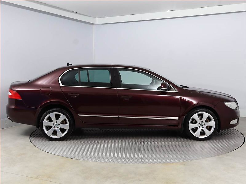 Škoda Superb (2010) Elegance 1.8 TSI, 4X4 - fotka 6 z 19