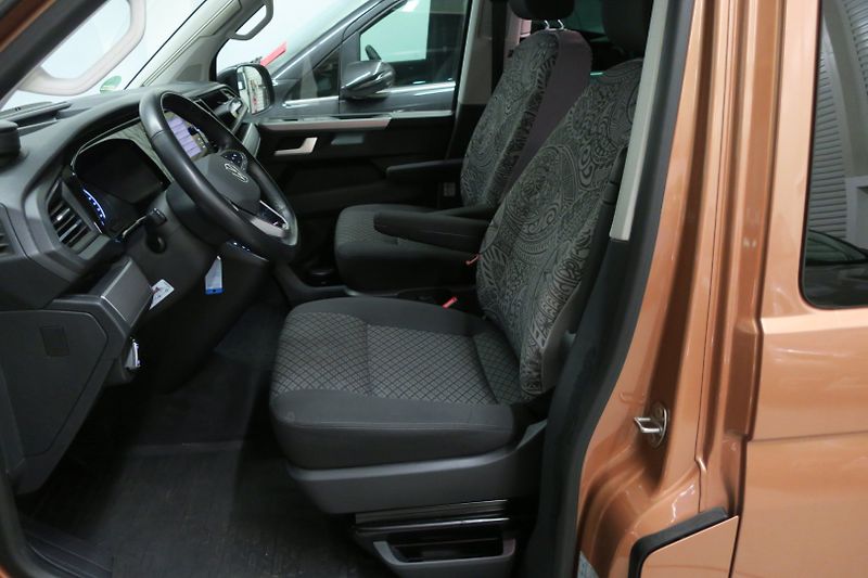 Volkswagen T6.1 (2023) 2.0TDI 110 kW Beach Tour LED - fotka 16 z 50