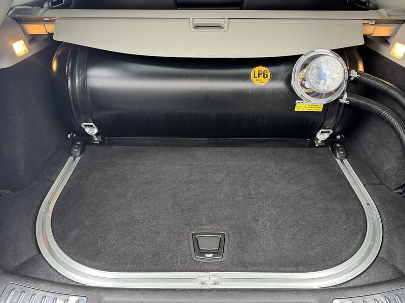 Cadillac SRX (2011) 3.0 V6 AWG Elegance, LPG, PANO - fotka 20 z 49
