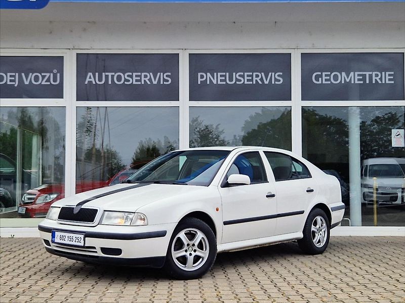 Škoda Octavia 1,8 20V 92kW KLIMA TAŽNÉ ŠÍBR - fotka 1 z 28