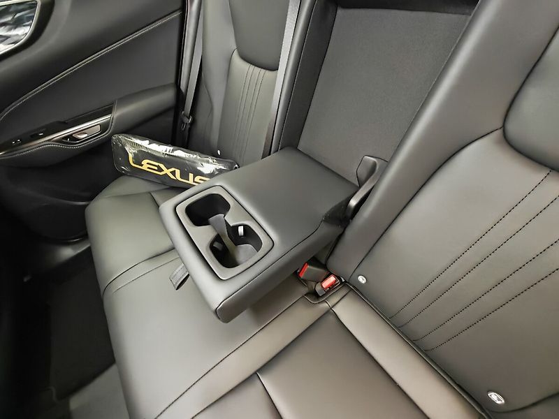 Lexus NX 450h plus 450h+ Executive Top - fotka 21 z 39
