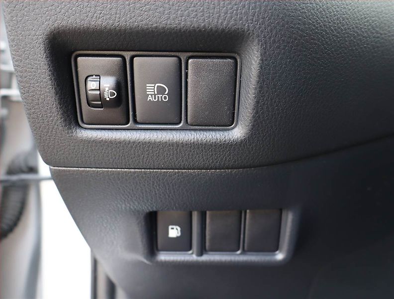 Toyota C-HR (2018) 1.8 Hybrid - fotka 23 z 24