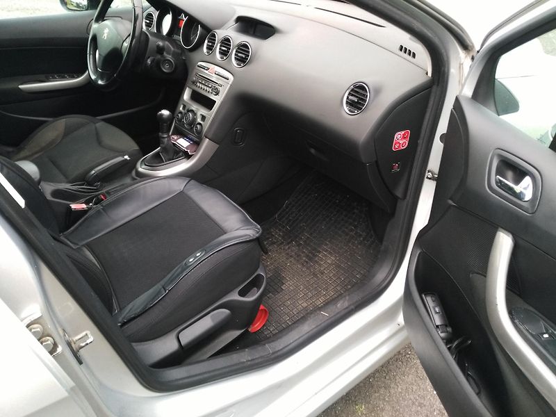 Peugeot 308 1,6 HDI  /68 kW/ - fotka 22 z 29