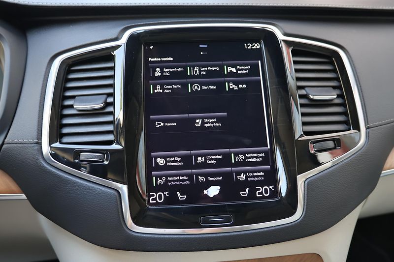 Volvo XC90 (2019) B5 AWD Inscription - fotka 15 z 21