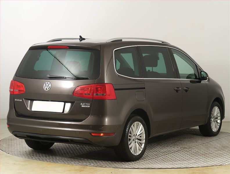 Volkswagen Sharan (2015) 2.0 TDI, Automat, 7 míst, Navi - fotka 5 z 29
