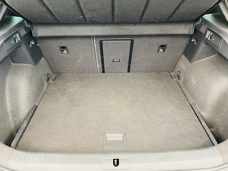 Cupra Formentor 1,5 1,5TSI 110kW DSG - fotka 20 z 23