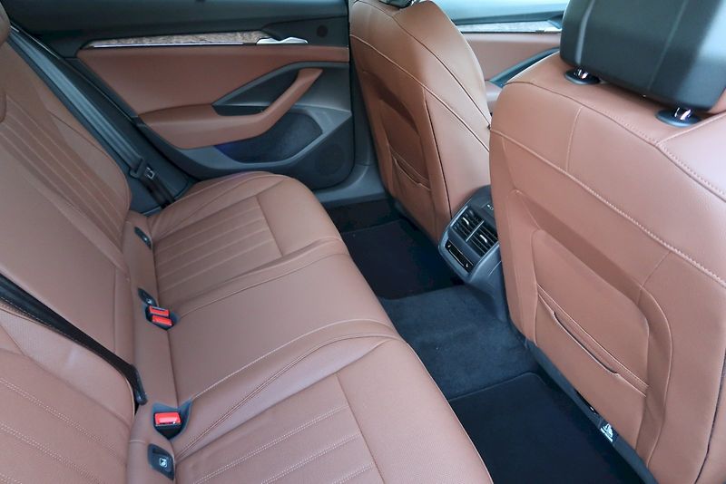 Škoda Superb (2024) Combi Laurin & Klement 2,0 TDi - fotka 7 z 31