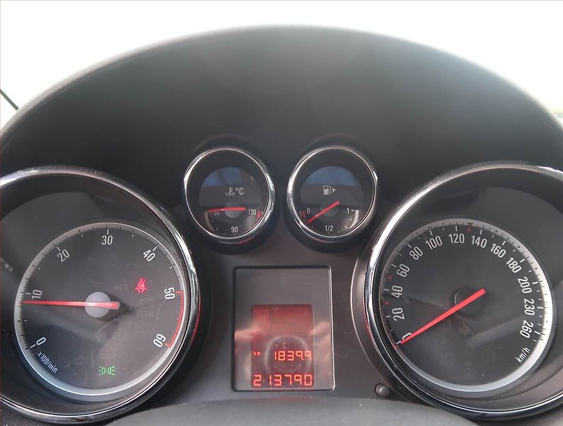 Opel Astra (2011) 1.7 CDTI, po STK, Tažné - fotka 11 z 13