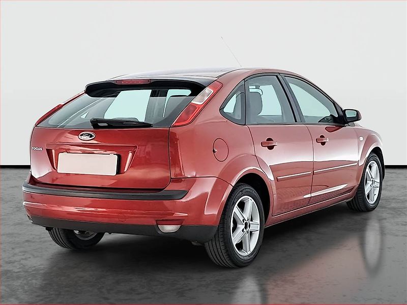 Ford Focus (2007) 1.6 16V, po STK, rezervace - fotka 5 z 17