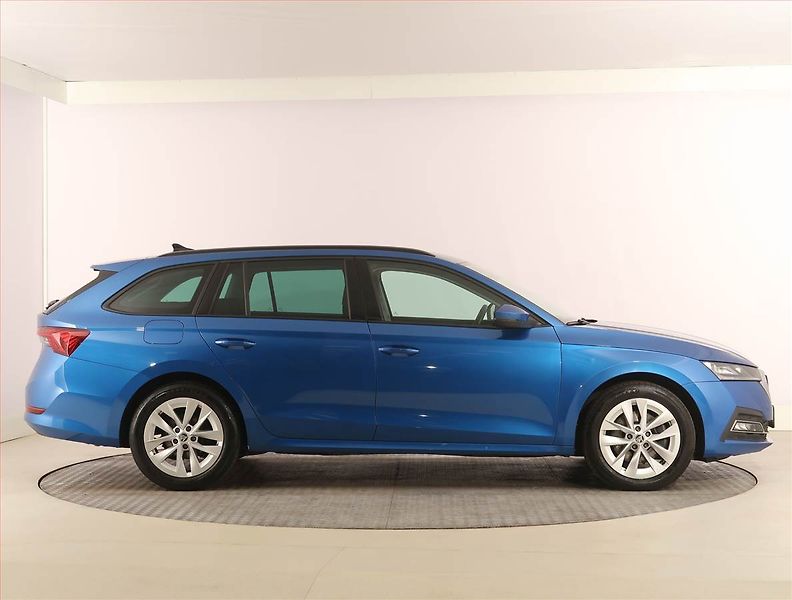 Škoda Octavia (2022) Style 2.0 TSI - fotka 6 z 24
