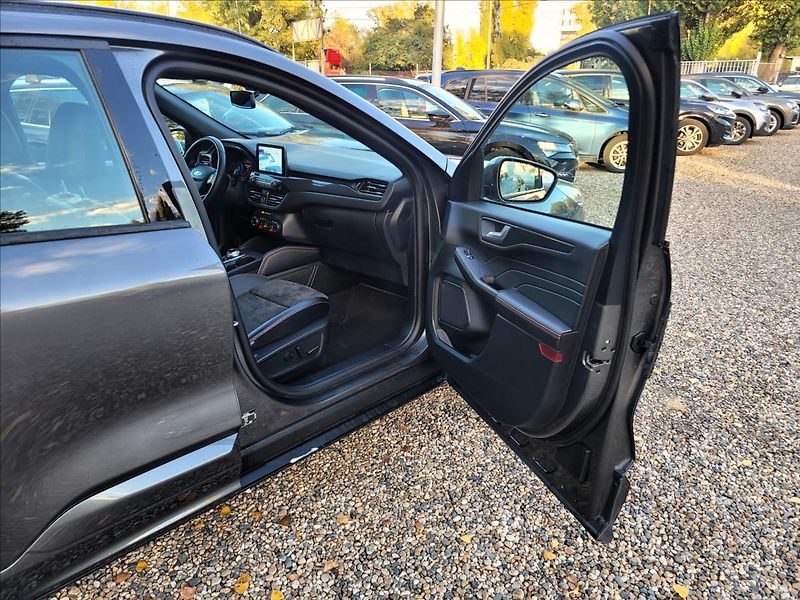 Ford Kuga 2,5 PHEV,165KW,ST-LINE,led,kůž - fotka 10 z 50
