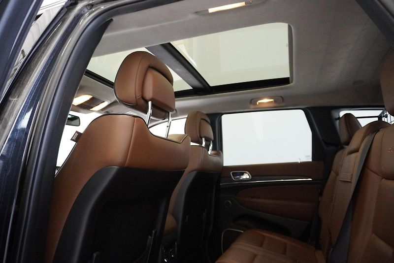 Jeep Grand Cherokee 3,0 MJT V6 4X4 AUTOMAT - fotka 28 z 33