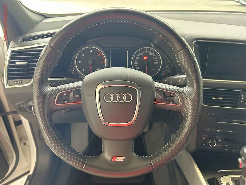 Audi Q5 (2010) 3.0 TDi Quattro, S-line, AT - fotka 17 z 17