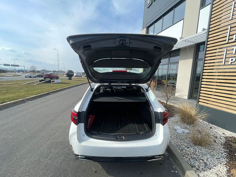 Toyota Corolla 1.8 Hybrid Comfort Business - fotka 9 z 28