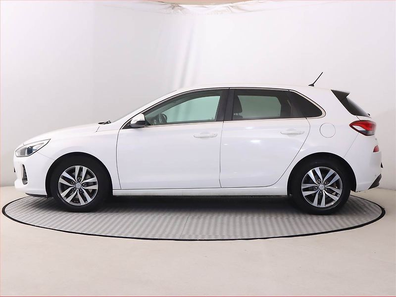 Hyundai i30 (2017) 1.4 CVVT, Serv.kniha, Tempomat - fotka 3 z 19
