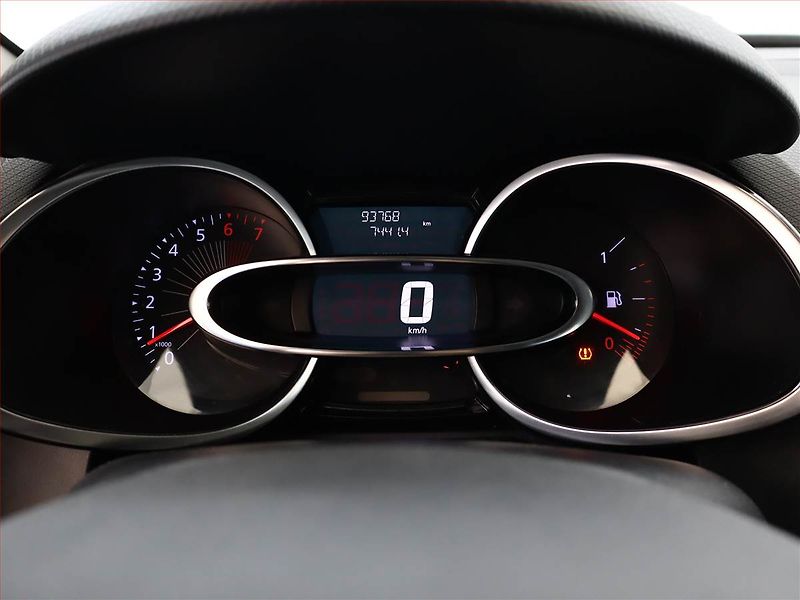 Renault Clio (2016) 1.2 16V, ČR,1.maj, Navi - fotka 9 z 16