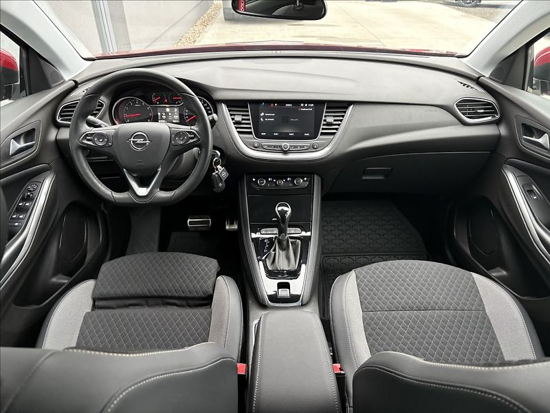 Opel Grandland X 1,2 96KW AUTOMAT CZ 1.MAJ - fotka 9 z 33