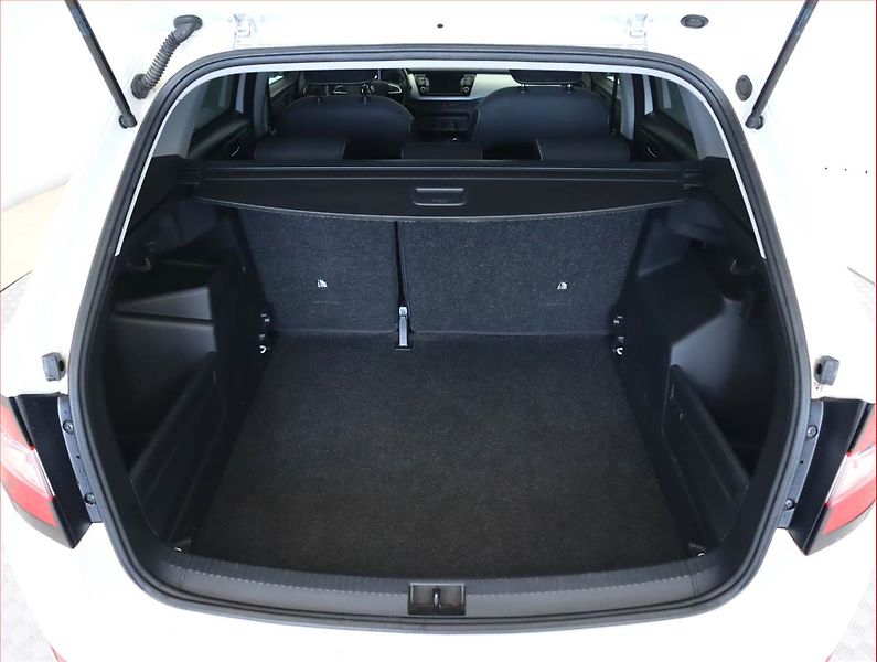Škoda Fabia (2019) Ambition Plus 1.0 TSI - fotka 14 z 19