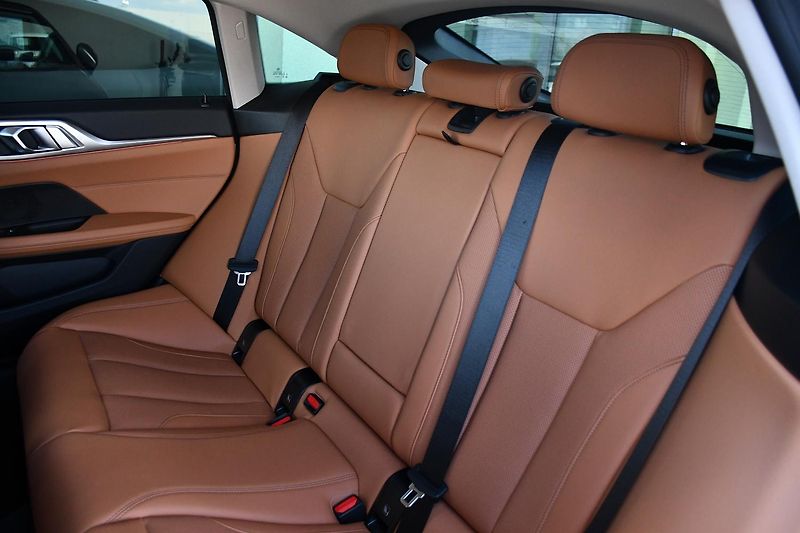 BMW i4 eDrive35 FACELIFT 3L-ZÁRUKA 1M - fotka 20 z 45