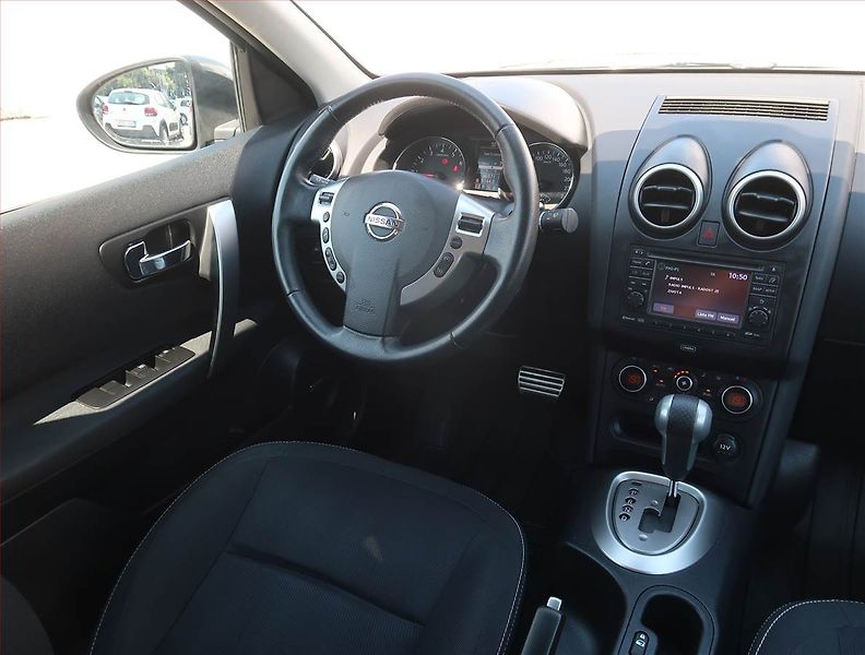 Nissan Qashqai (2013) 2.0, Automat, ČR,1.maj - fotka 7 z 21