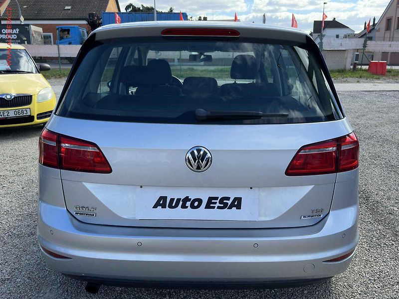 Volkswagen Golf Sportsvan (2015) 1.2TSi, AC, temp, park - fotka 5 z 19