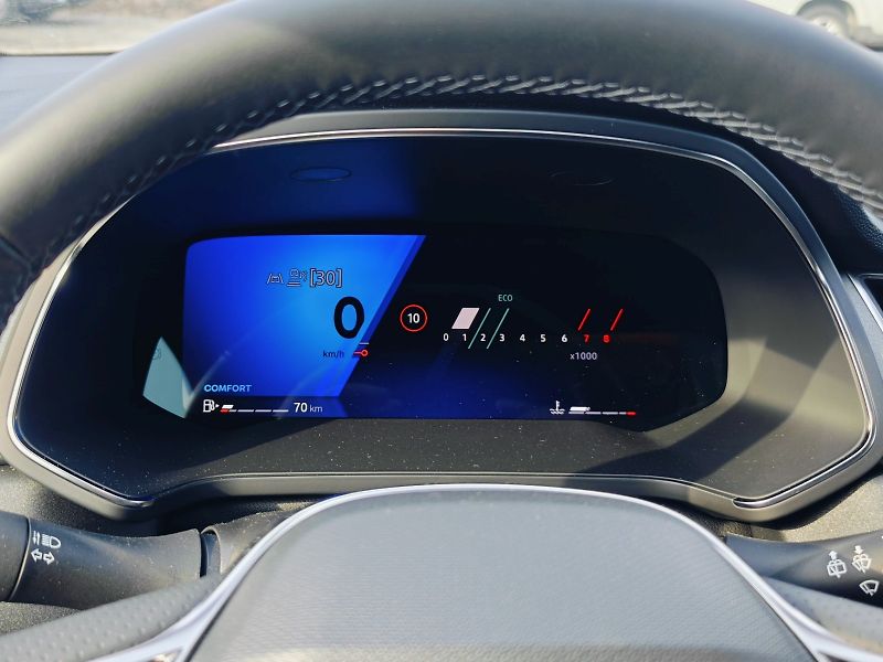 Renault Symbioz (2025) Techno 140 Mild Hybrid - fotka 10 z 22