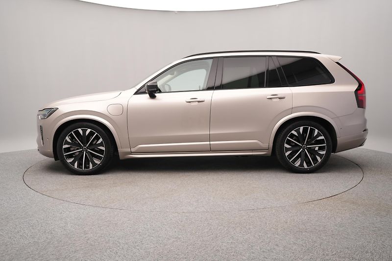 Volvo XC90 (2026) T8 AWD Plug-in ULTRA DARK 7m - fotka 9 z 29