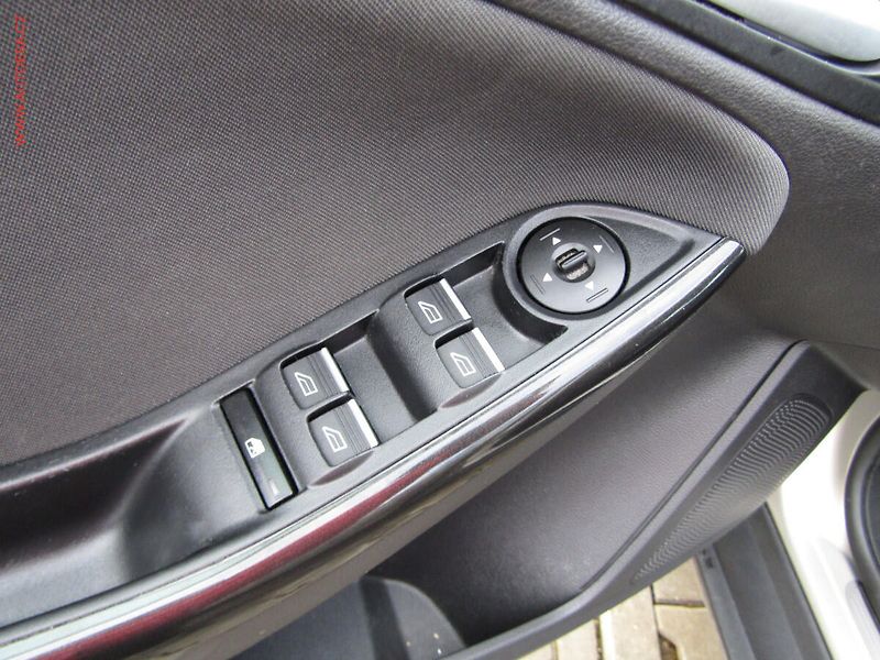 Ford Focus (2015) 1.5 EB, AT, bixen, autoAC - fotka 12 z 18
