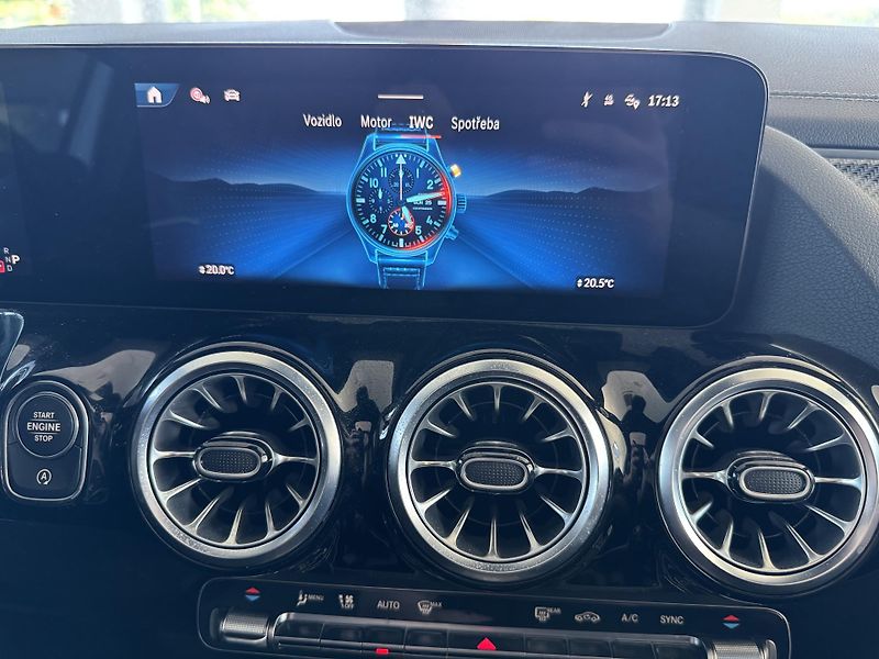 Mercedes-Benz GLA (2024) GLA 35 AMG 4-MATIC - fotka 33 z 37