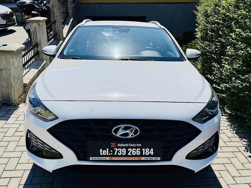 Hyundai i30 (2022) 1,5i 81kW CVVT COMFORT Koup.ČR - fotka 2 z 16