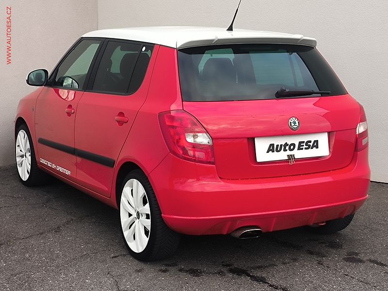 Škoda Fabia (2010) 1.2TSI, 1.maj, AC, výhřev sed - fotka 6 z 16