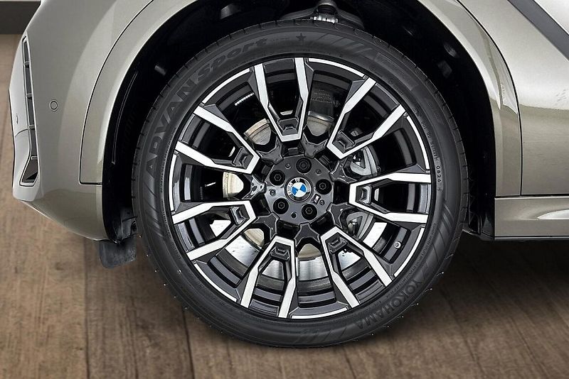 BMW X6 xDrive40d - fotka 28 z 28