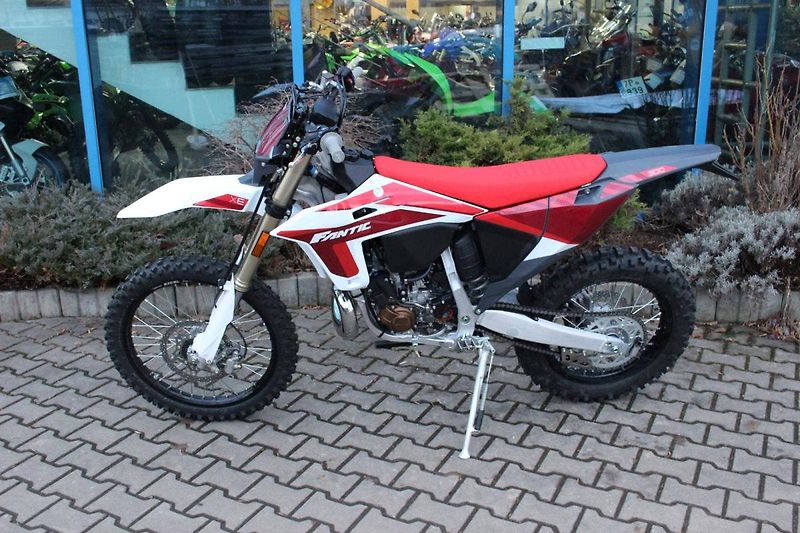 Fantic (2024) XE 300 2T INJECTION  NOVINKA 2 - fotka 9 z 11