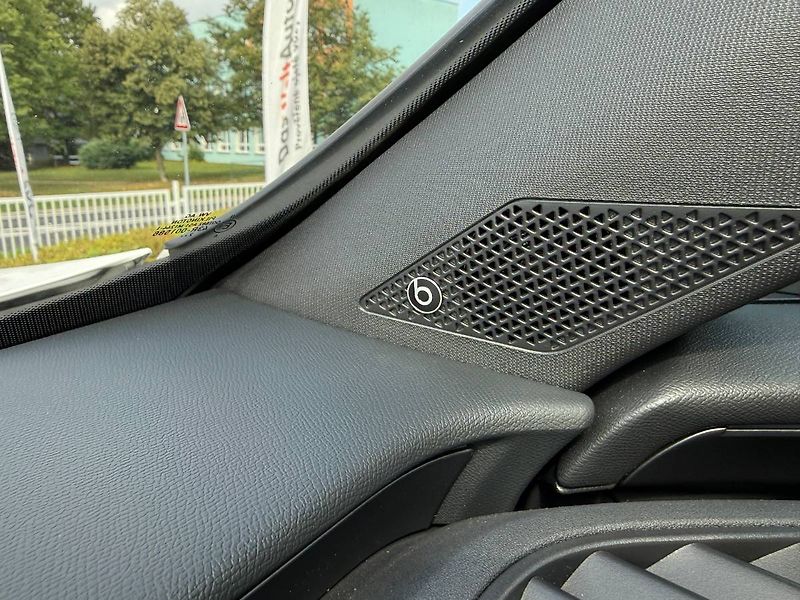 Cupra Leon (2023) 1.5 eTSI  DSG 150k - fotka 10 z 38