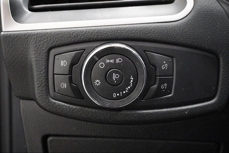 Ford S-MAX  2,0 TDCI 110kW AUTOMAT - fotka 24 z 35