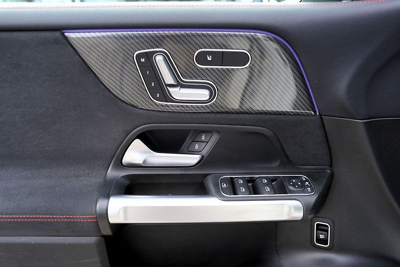 Mercedes-Benz GLB 250i 4Matic/AMG/AT/225 PS/Led - fotka 20 z 42