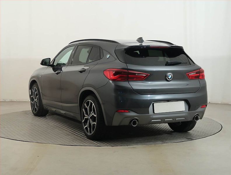 BMW X2 (2018) M Sport sDrive20d - fotka 4 z 14
