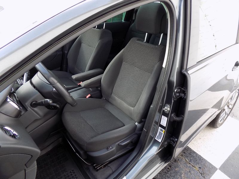 Peugeot 5008 (2014) 1.6Ti/LED/PANO/Head-up/Klima/ - fotka 13 z 35