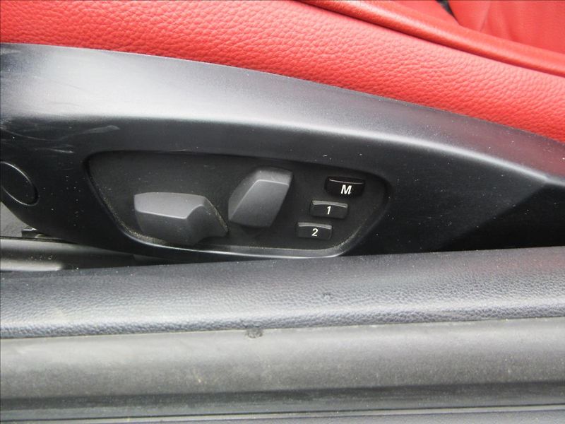 BMW Řada 3 325i 160Kw, Navi, 97 tis. Km. - fotka 36 z 42