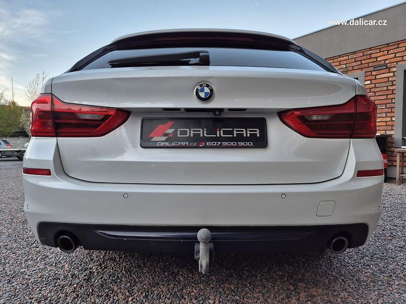 BMW Řada 5 (2017) 530d 195KW xDRIVE MSPORT Line - fotka 11 z 50