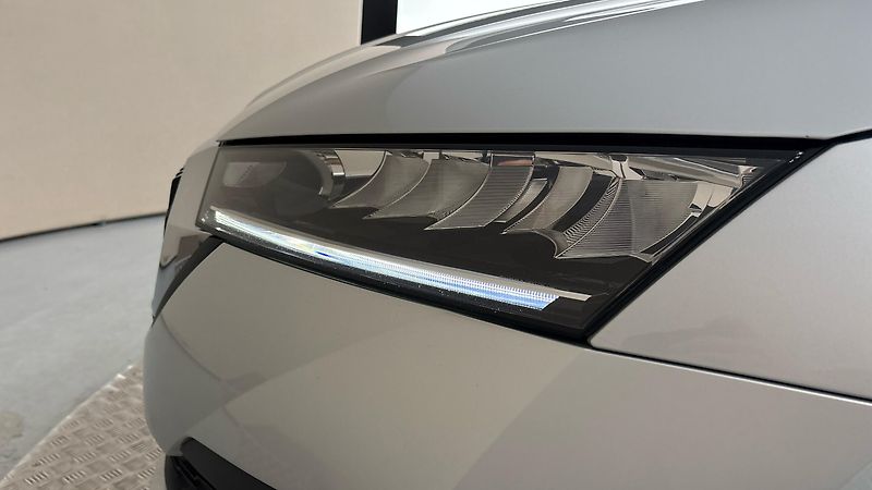 Škoda Octavia 2.0 TDI DSG Ambition - fotka 18 z 24