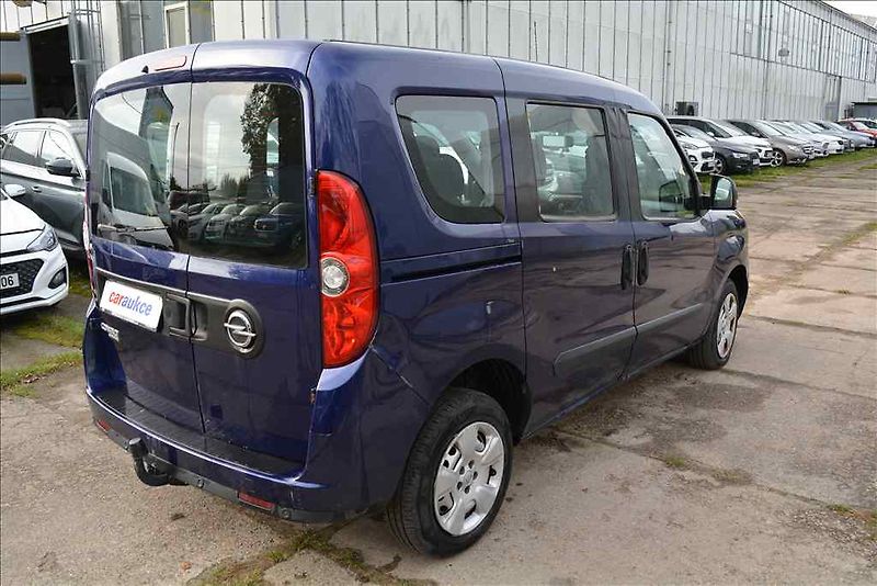 Opel Combo (2013) 1,6 TDI - fotka 4 z 35